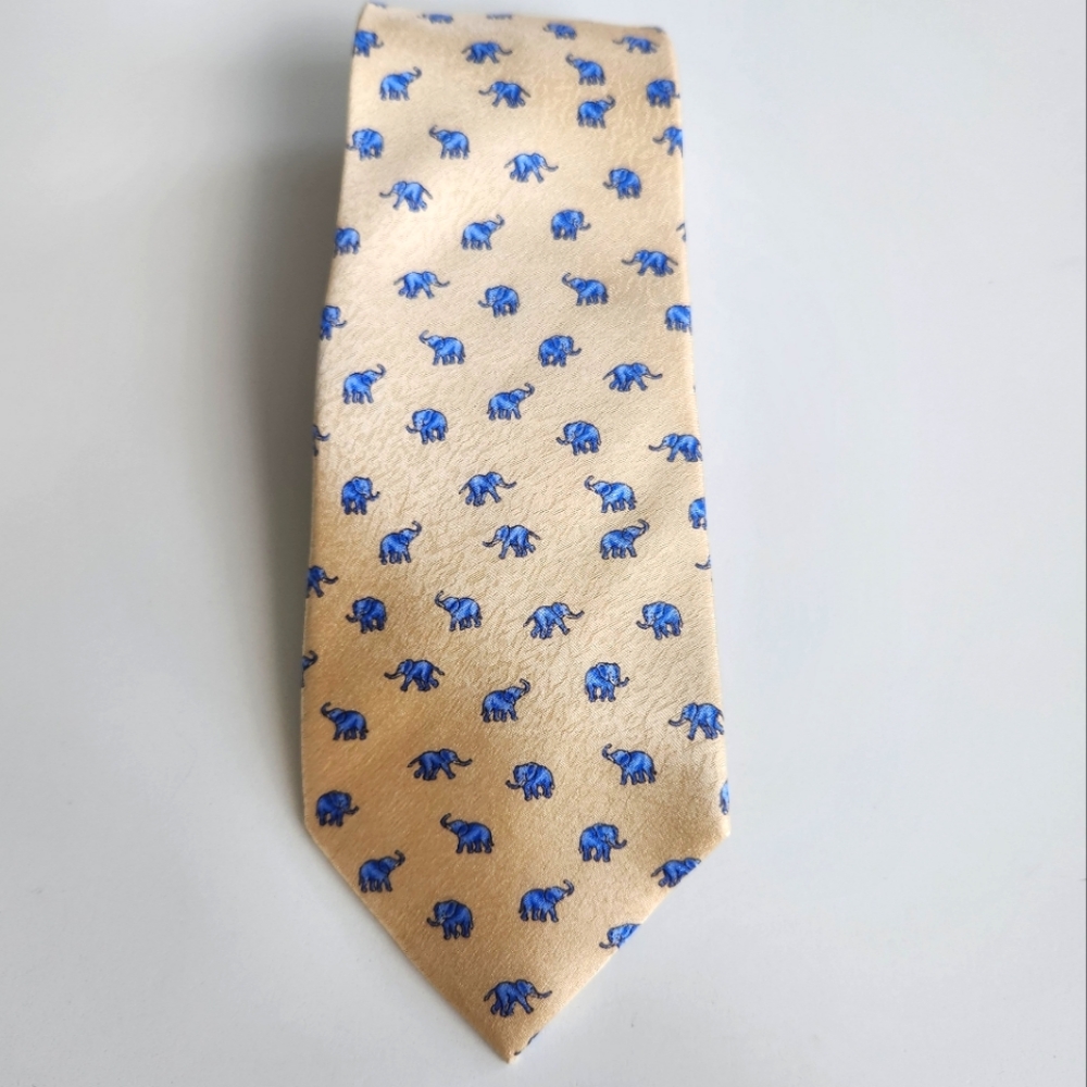 NWOT Silk tie with blue elephants